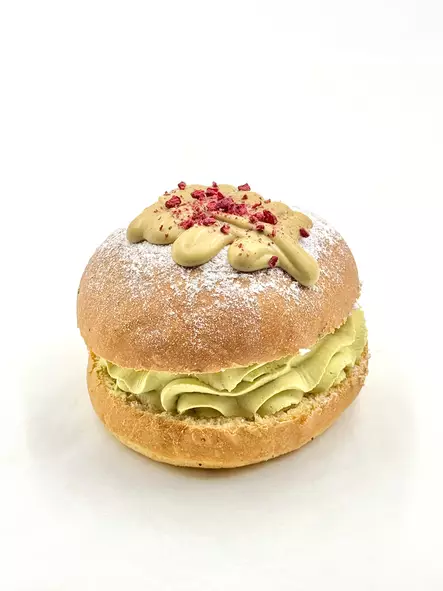 LASKIAISPULLA PISTAASI-VADELMA - LEIPOMOTUOTTEET - 40031003-Y - 2