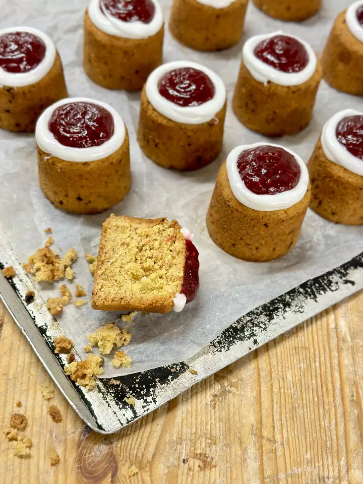 RUNEBERGINTORTTU L - LEIPOMOTUOTTEET - 30021102-Y - 2